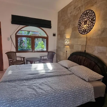 Catra Homestay Beach Apartments Candi Dasa  Exterior photo
