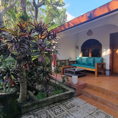 Catra Homestay Beach Apartments Candi Dasa  Exterior photo